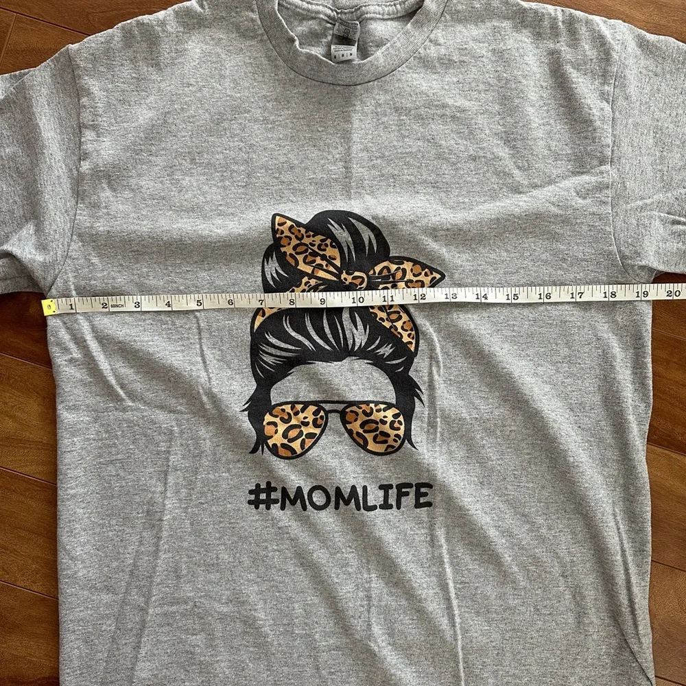 Mom Life Tee - Picture 2 of 4